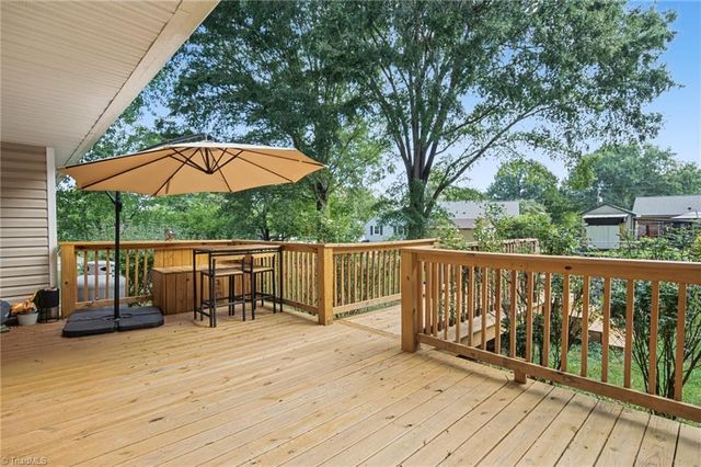 2299 Winterberry Drive, Winston-salem, NC 27106