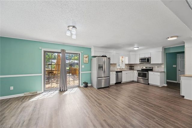 2299 Winterberry Drive, Winston-salem, NC 27106