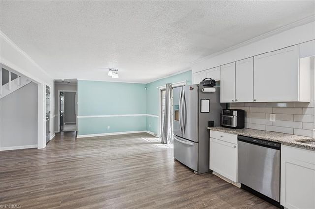 2299 Winterberry Drive, Winston-salem, NC 27106