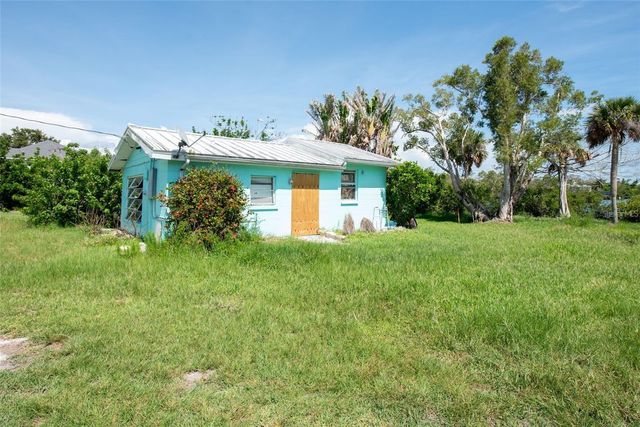 1695 MANOR ROAD, Englewood, FL 34223