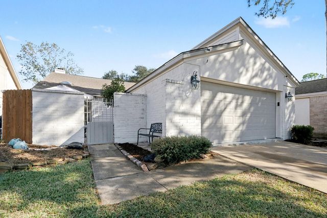 3407 South Briar Knoll Drive, Houston, TX 77082