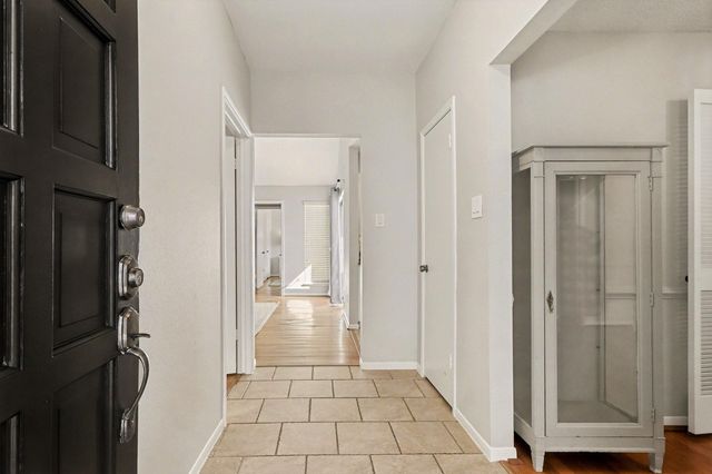 3407 South Briar Knoll Drive, Houston, TX 77082