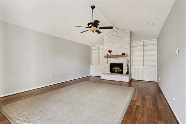 3407 South Briar Knoll Drive, Houston, TX 77082