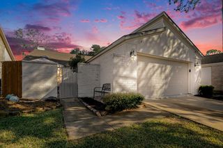 3407 South Briar Knoll Drive, Houston, TX 77082