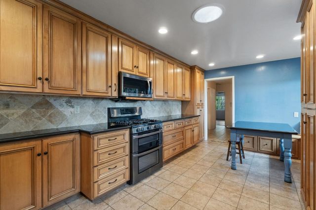 10730 17th Avenue, Lemoore, CA 93245