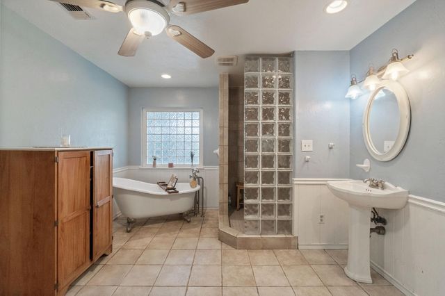 10730 17th Avenue, Lemoore, CA 93245