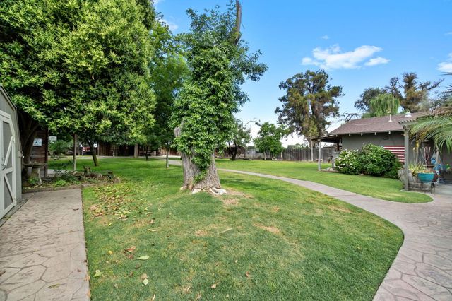 10730 17th Avenue, Lemoore, CA 93245