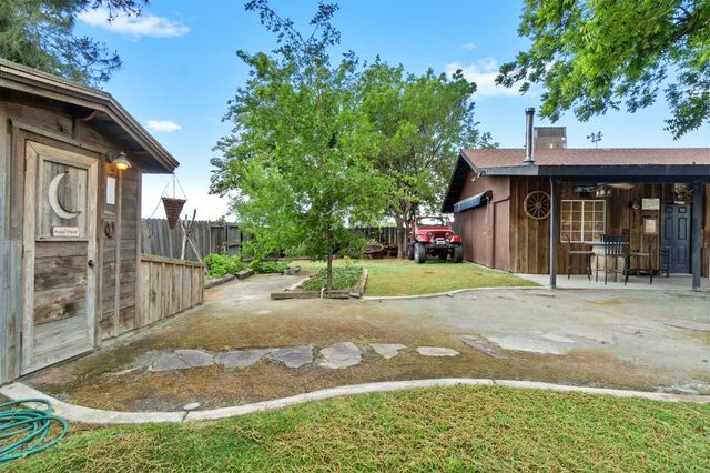 10730 17th Avenue, Lemoore, CA 93245