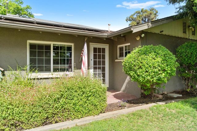 10730 17th Avenue, Lemoore, CA 93245