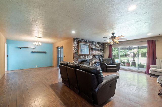 10730 17th Avenue, Lemoore, CA 93245