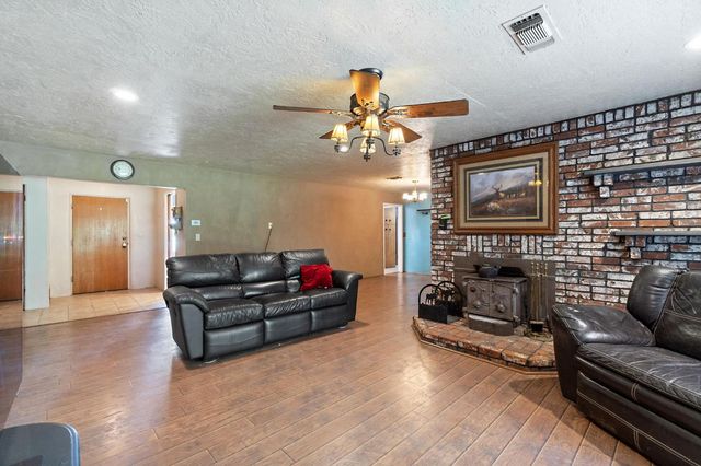 10730 17th Avenue, Lemoore, CA 93245