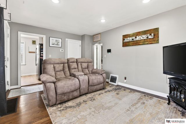 2405 Hancock Street, Bellevue, NE 68005