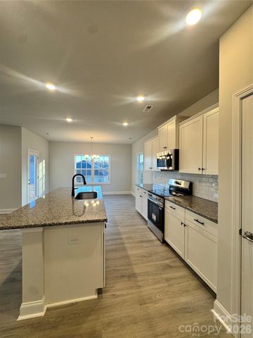 712 Inwood Hill Drive 11, Gastonia, NC 28056