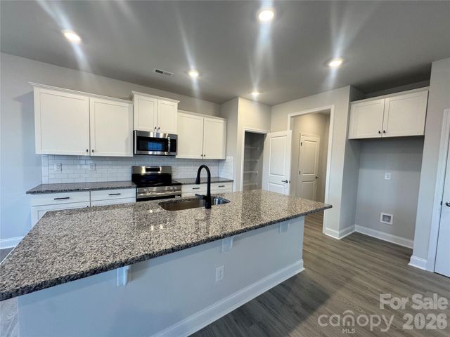 712 Inwood Hill Drive 11, Gastonia, NC 28056