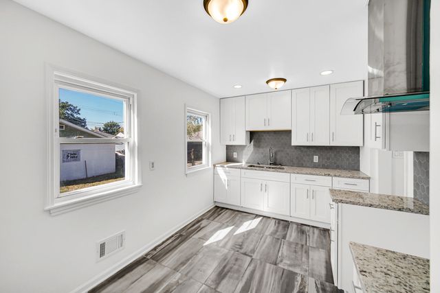 550 King Street, Gary, IN 46406