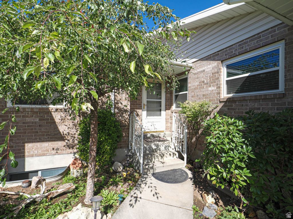 546 S 20 E, Orem, UT 84058 — photo 2