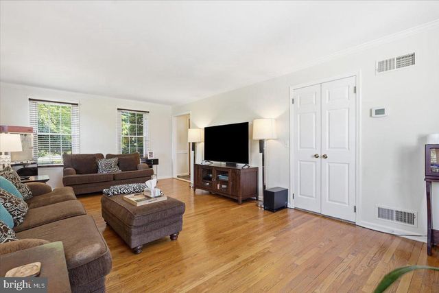 3547 HECKTOWN RD, Bethlehem, PA 18020