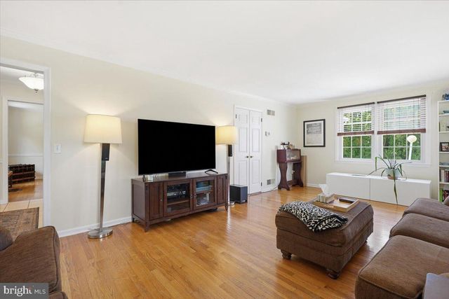 3547 HECKTOWN RD, Bethlehem, PA 18020