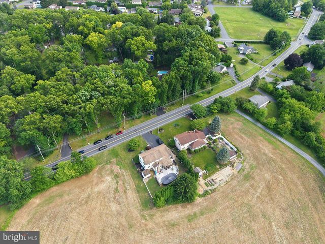 3547 HECKTOWN RD, Bethlehem, PA 18020