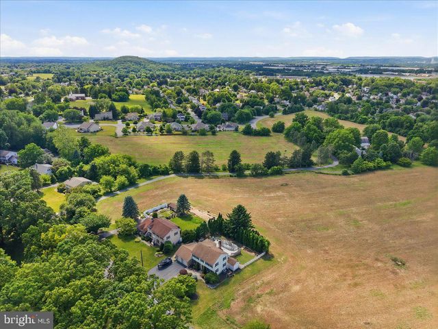3547 HECKTOWN RD, Bethlehem, PA 18020