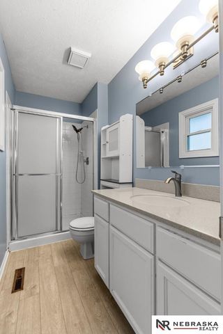 13524 Valley Street, Omaha, NE 68144