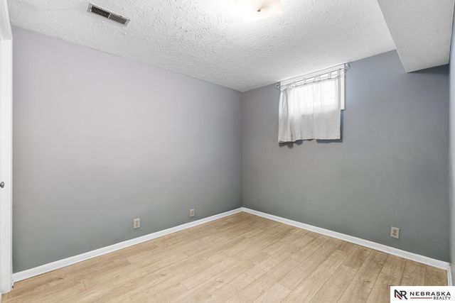 13524 Valley Street, Omaha, NE 68144