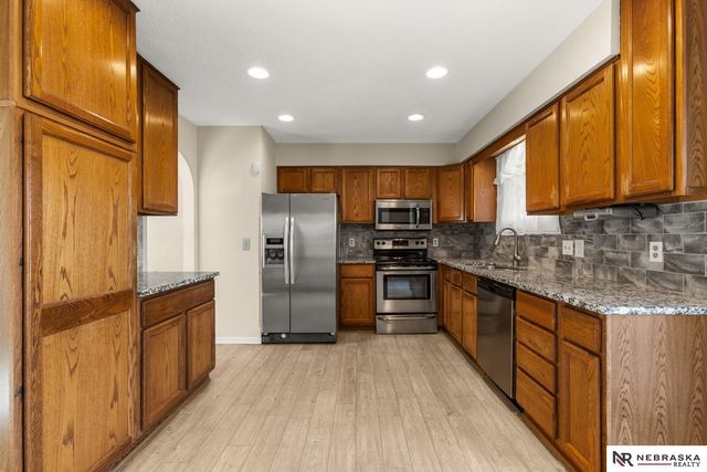 13524 Valley Street, Omaha, NE 68144