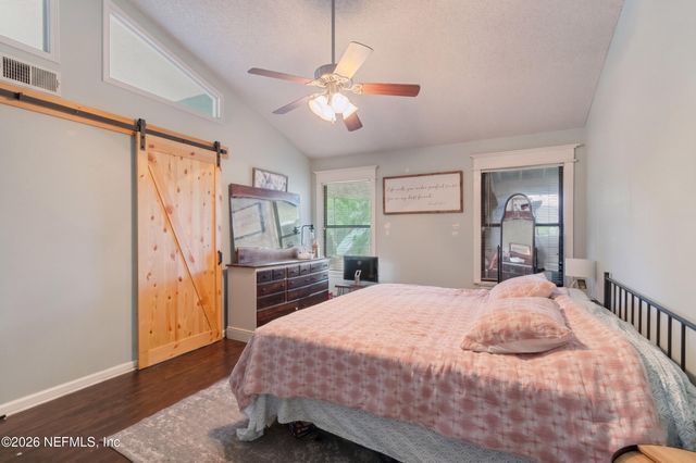414 SHAMROCK S, Jacksonville, FL 32218