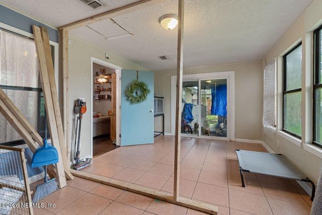 414 SHAMROCK S, Jacksonville, FL 32218
