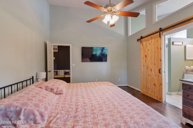 414 SHAMROCK S, Jacksonville, FL 32218