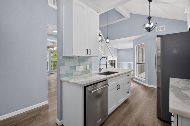 2277 S Kirkwood Road 910, Houston, TX 77077