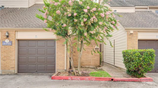 2277 S Kirkwood Road 910, Houston, TX 77077