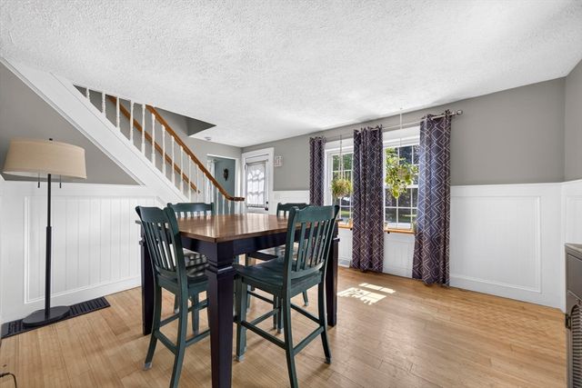 37 Acorn St, Middleboro, MA 02346