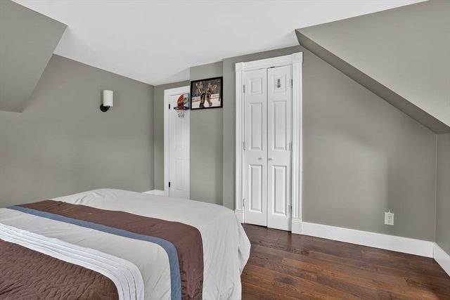 37 Acorn St, Middleboro, MA 02346
