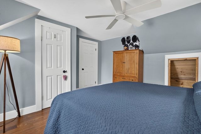 37 Acorn St, Middleboro, MA 02346