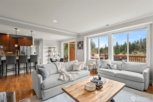 1644 211th Avenue SE, Sammamish, WA 98075