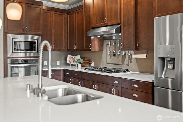 1644 211th Avenue SE, Sammamish, WA 98075