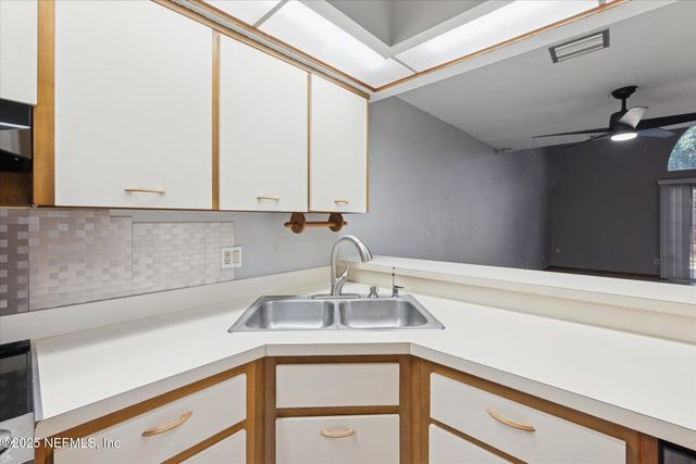 1134 FROMAGE Circle W, Jacksonville, FL 32225