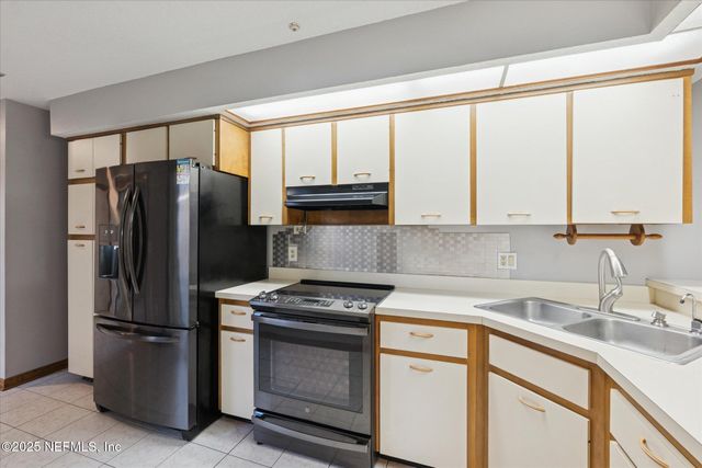 1134 FROMAGE Circle W, Jacksonville, FL 32225