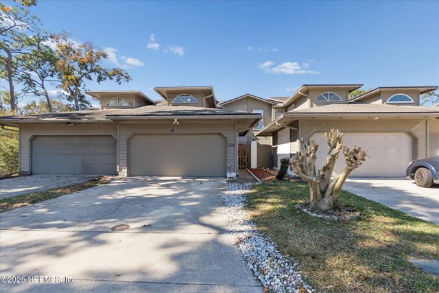 1134 FROMAGE Circle W, Jacksonville, FL 32225