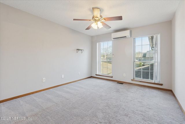 1134 FROMAGE Circle W, Jacksonville, FL 32225