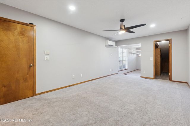 1134 FROMAGE Circle W, Jacksonville, FL 32225