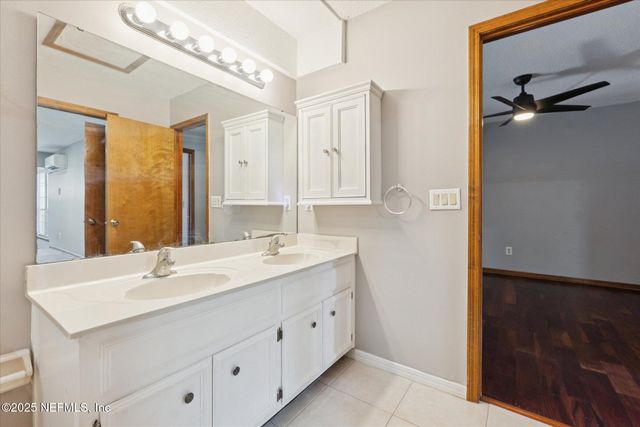 1134 FROMAGE Circle W, Jacksonville, FL 32225