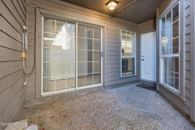 1134 FROMAGE Circle W, Jacksonville, FL 32225