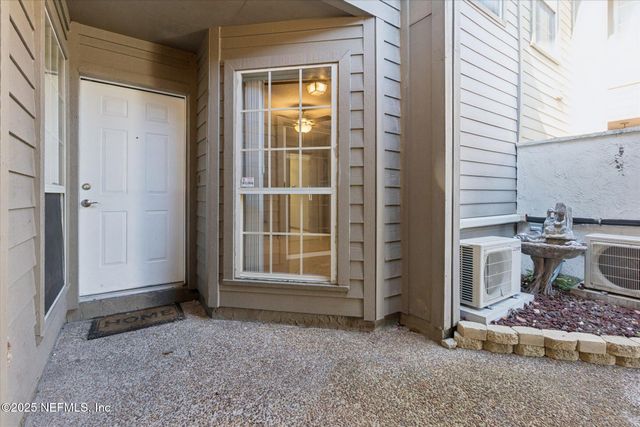 1134 FROMAGE Circle W, Jacksonville, FL 32225