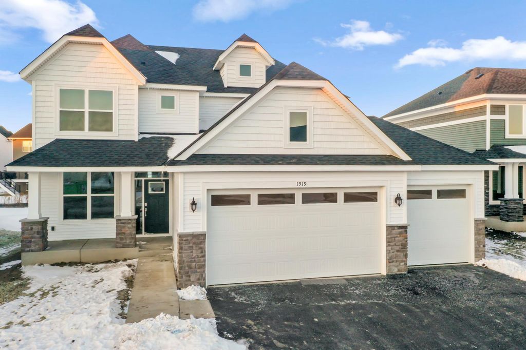 1919 Ironwood Drive, Carver, MN 55315