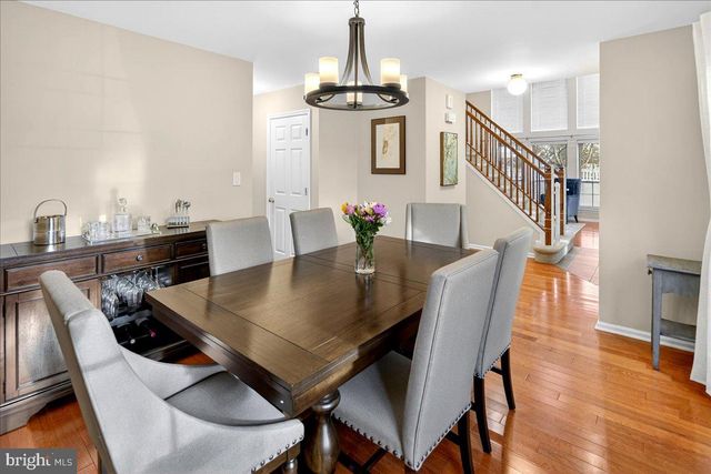 200 AMBERLEIGH DR, Pennington, NJ 08534