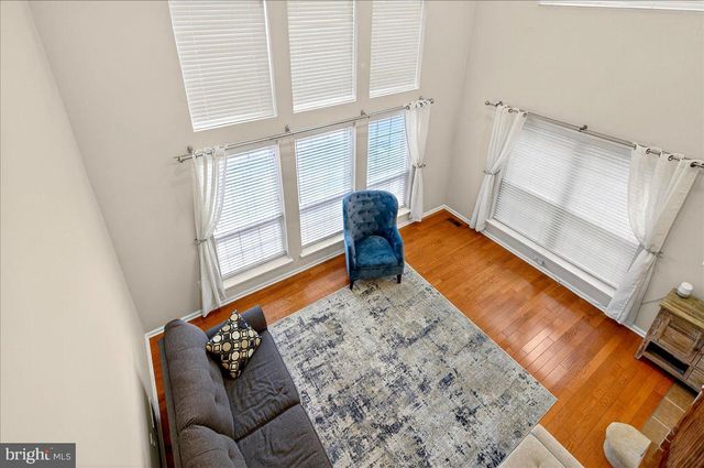 200 AMBERLEIGH DR, Pennington, NJ 08534