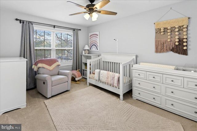 200 AMBERLEIGH DR, Pennington, NJ 08534