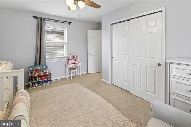 200 AMBERLEIGH DR, Pennington, NJ 08534